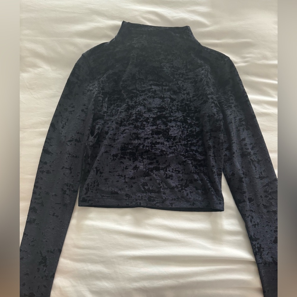 Lululemon black velvet mock neck